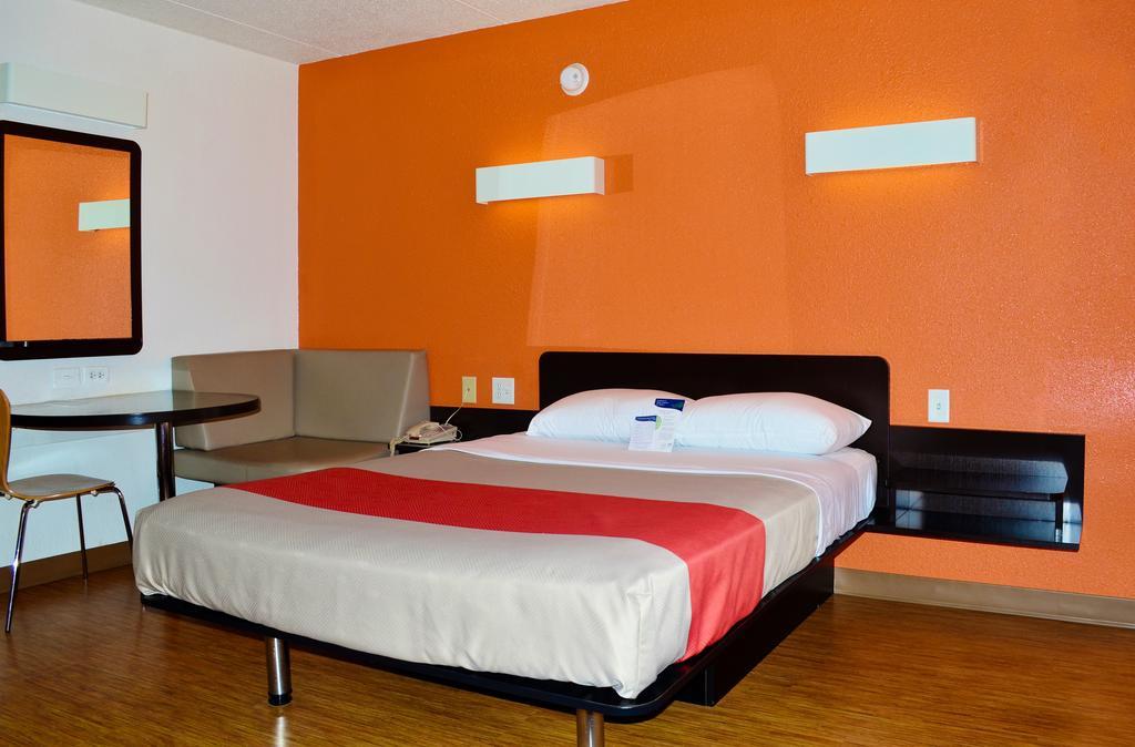 Motel 6 Boston South - Брейнтрі Екстер'єр фото
