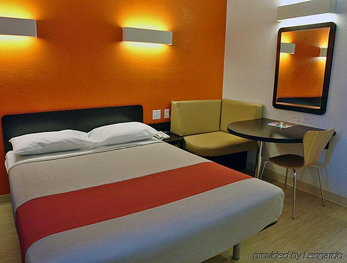 Motel 6 Boston South - Брейнтрі Екстер'єр фото