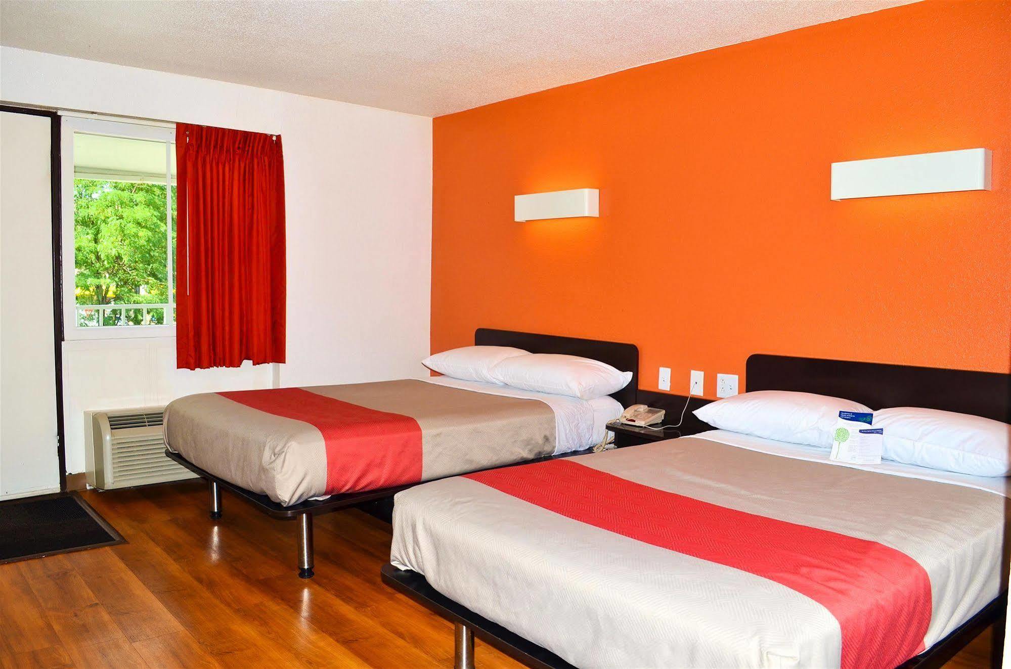 Motel 6 Boston South - Брейнтрі Екстер'єр фото