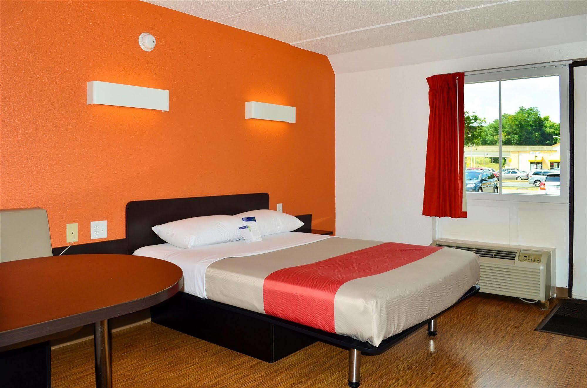 Motel 6 Boston South - Брейнтрі Екстер'єр фото
