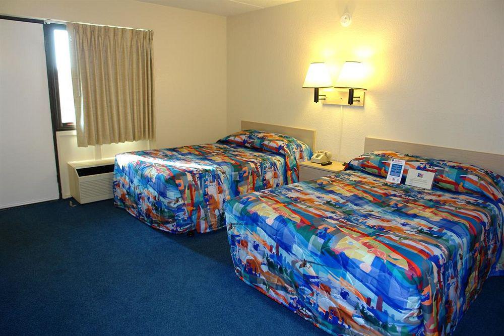 Motel 6 Boston South - Брейнтрі Екстер'єр фото